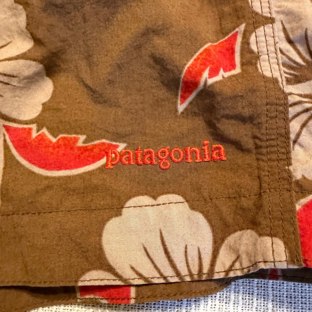 Patagonia Mens Brown Floral Hibiscus Board Shorts Swim Trunks Size 32 51884